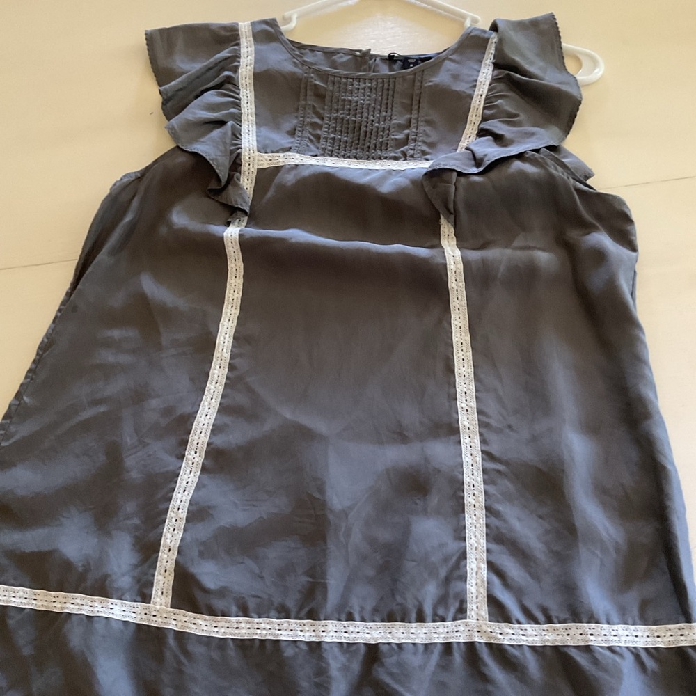 GAP satin top. Size M